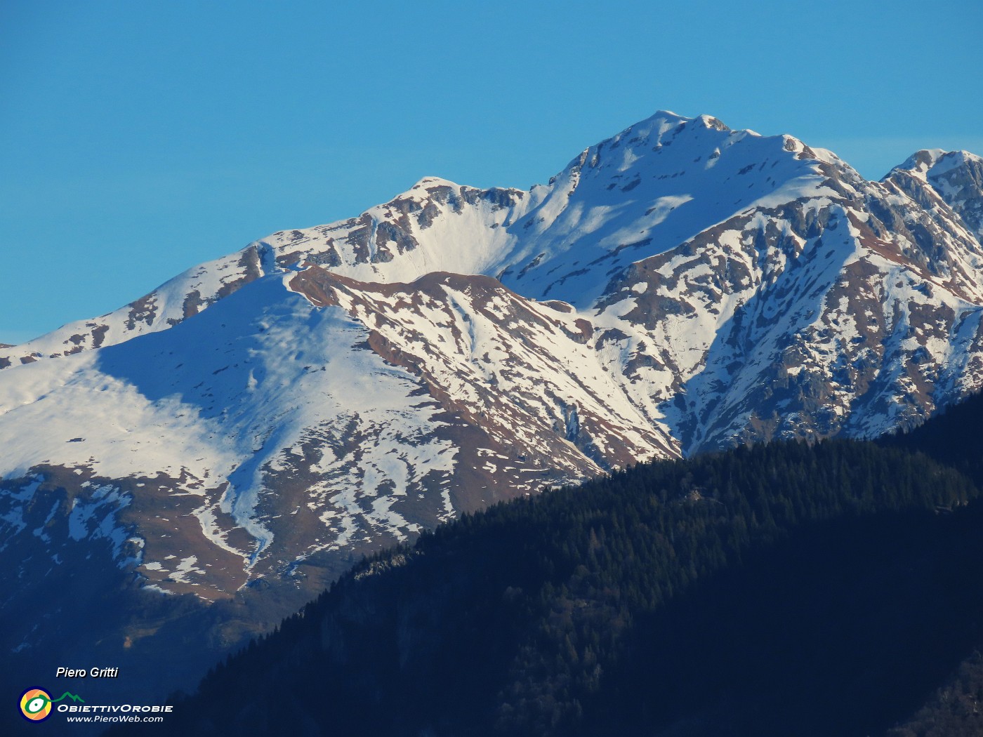 13 Zoom verso Cima Menna (2300 m).JPG